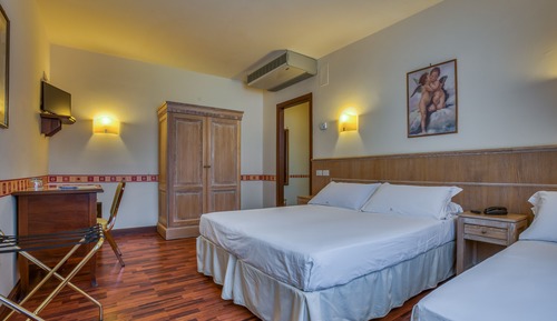 Triple Room