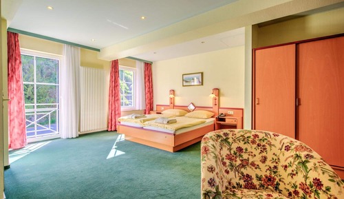Junior Suite, Jetted Tub