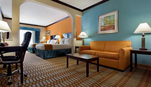 Suite, 2 Queen Beds (Additional Living Area)