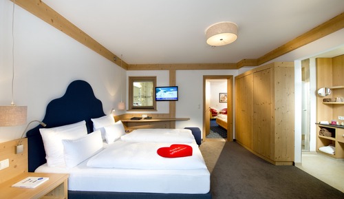 Family Room, 2 Bedrooms, Balcony, Mountain View (getrennte Badezimmer)