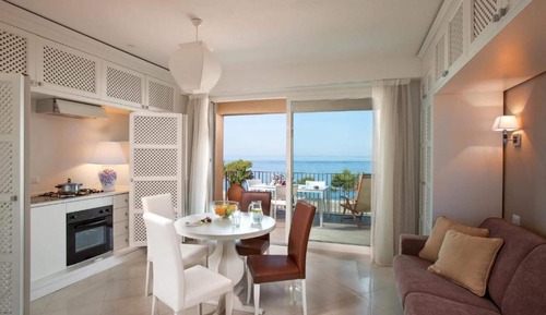 Studio Suite, 1 Bedroom, Balcony, Beachfront