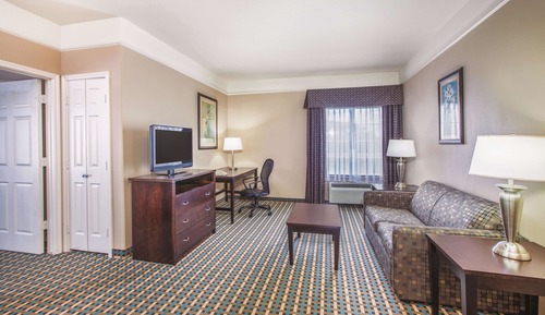 Suite, 1 King Bed, Accessible, Non Smoking (Bathtub)