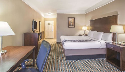 Standard Room, 1 King Bed, Non Smoking