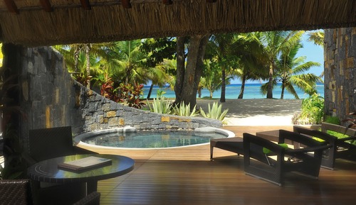 Beachfront Pool Suite (2 Adults +1 Child more than 5 yrs)