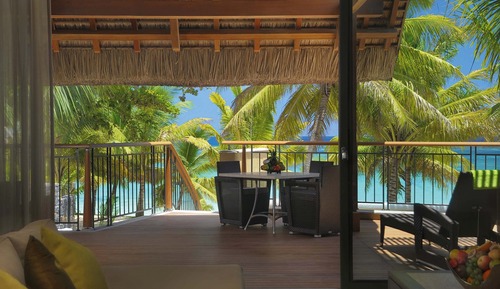 Beachfront Senior Pool Suite