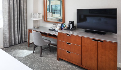 Traditional Room, 1 King Bed (Mobility/Hearing Accessible, Tub)