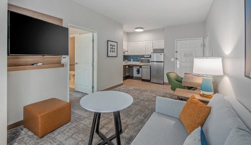 Studio Suite, 1 King Bed, Kitchen
