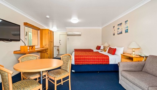 Deluxe Queen Room