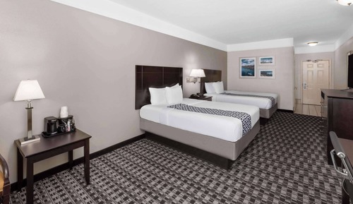 Room, 2 Queen Beds, Accessible, Smoking (Bathtub)