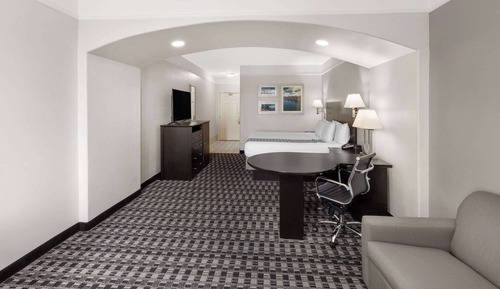 Deluxe Room, 1 King Bed, Non Smoking (Deluxe Executive Room)