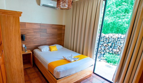 Standard Room, 1 Queen Bed