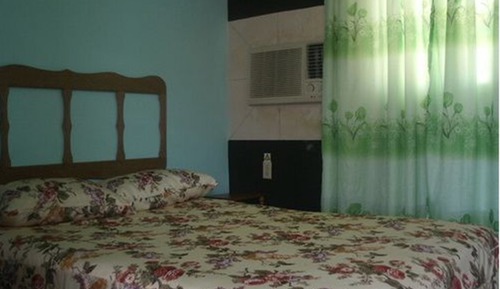Classic Room, Multiple Beds, Private Bathroom
