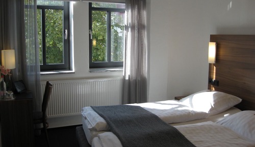Economy Double Room, 1 Queen Bed, Non Smoking, City View