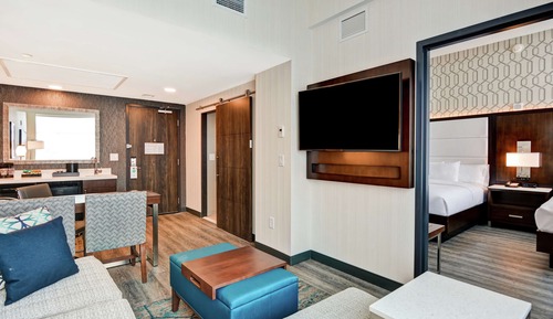 2 Room Suite, 2 Queen Beds,  Accessible, Bathtub