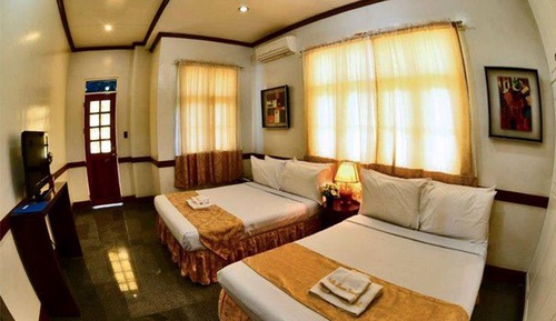 Honeymoon Suite A