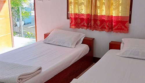 Standard Twin Room with Air Condition 
