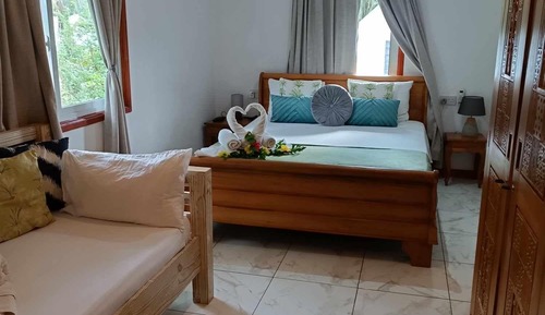 Basic Triple Room