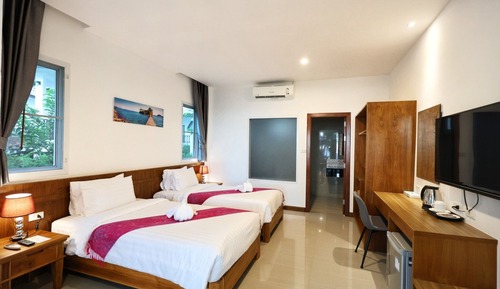 Deluxe Seaview
