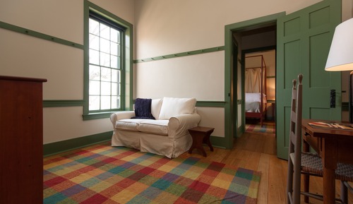 Standard Suite, 1 Queen Bed