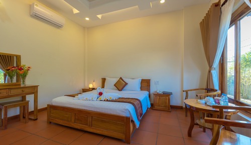 Deluxe Double Bungalow, Garden View