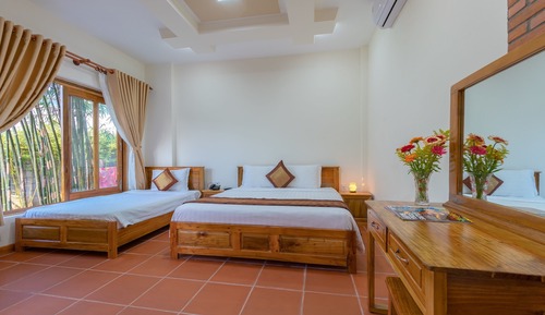 Deluxe Triple Bungalow, Garden View