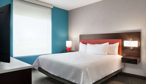 Suite, 1 King Bed with Sofa bed, Accessible (Hearing)