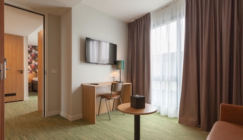 Family Room, Multiple Beds, Non Smoking (Shower Only)