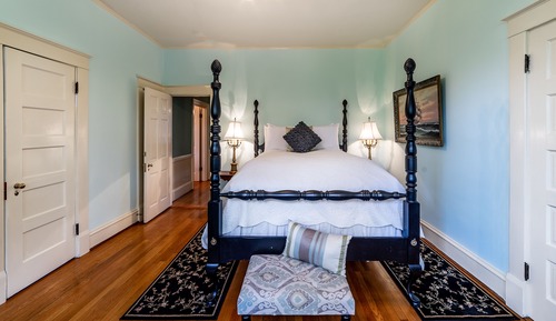 The Dr. Julia Room