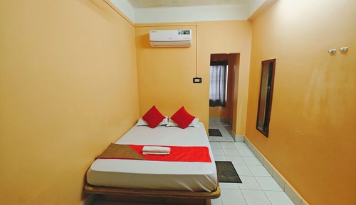 Standard Queen Room