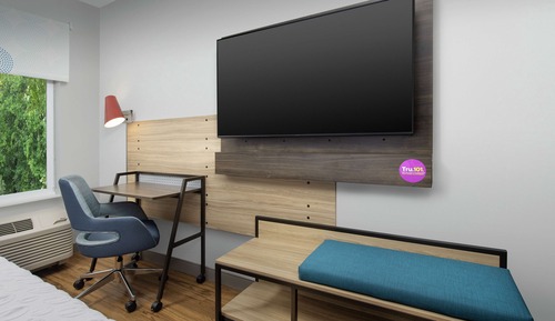 Room, 1 King Bed, Accessible (Hearing)
