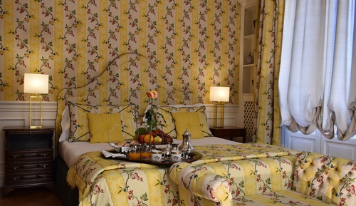 Deluxe Room, Corner