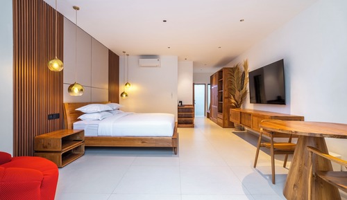 1 bedroom honeymoon suite private pool