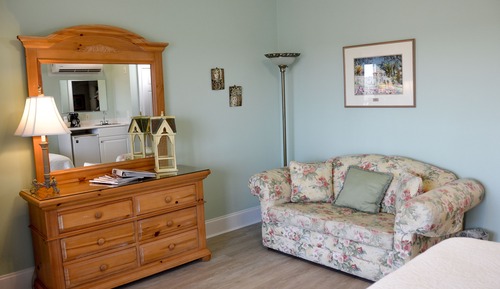 Standard Room, 1 King Bed, Non Smoking (Azalea)