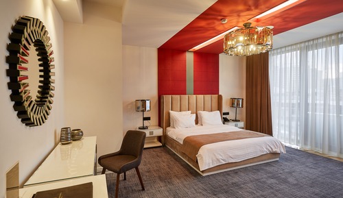 Luxury Double Room, 1 King Bed, Mountain View