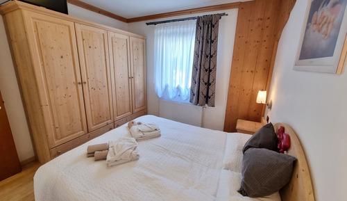 Romantic Apartment, 2 Bedrooms, Non Smoking, Mountain View (Vajolet)