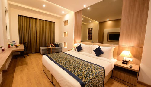 Premium Room, 1 King Bed with Sofa bed, Non Smoking (with Sofabed)