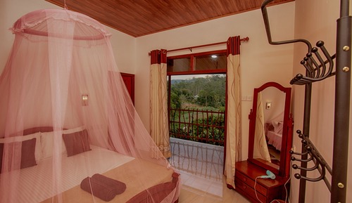 Family Double Room, 1 King Bed, Smoking, Mountain View