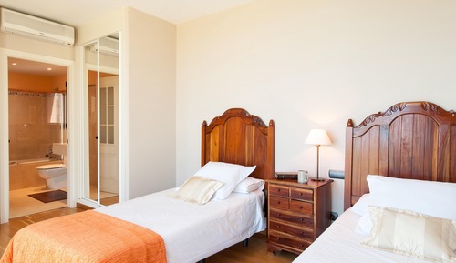 Deluxe Room (3 Bedrooms)