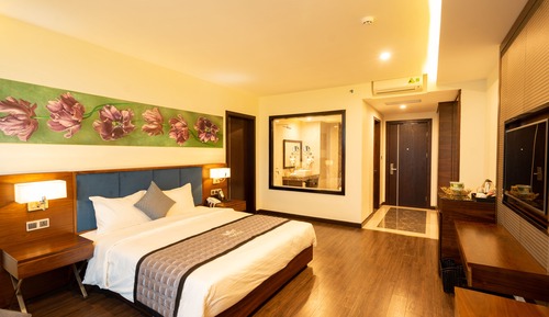 Executive Suite, City View