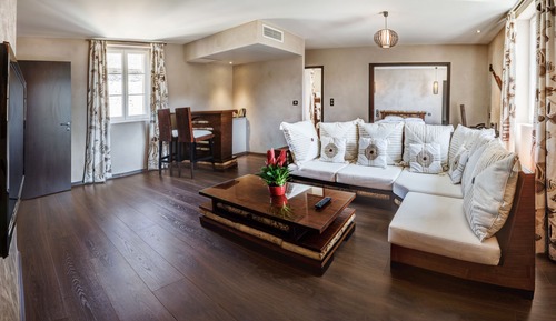 Suite (Prestige)