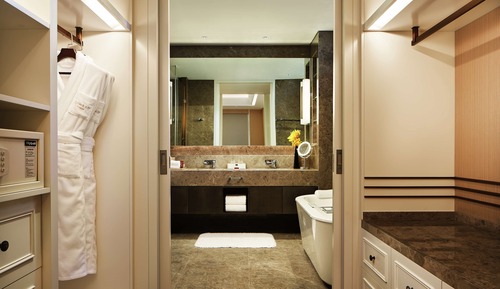 Suite, 3 Bedrooms (Residence)