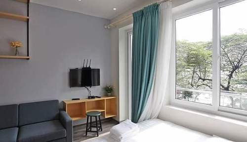 Romantic Apartment, 1 Queen Bed, Balcony, Lake View (Floor 4)