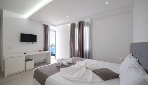 Triple Room, Balcony