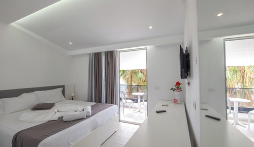 Deluxe Double or Twin Room, Sea View