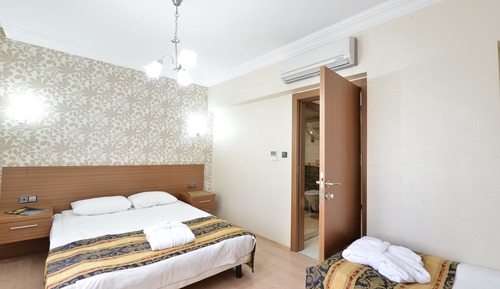 Standard Studio, 1 Bedroom, Bathtub, Garden View