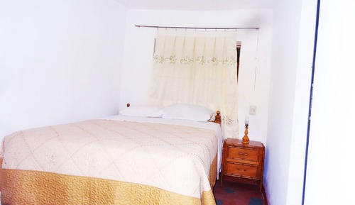 Single Room, Mountain View