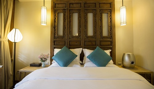 Garden View Room with Bathtub