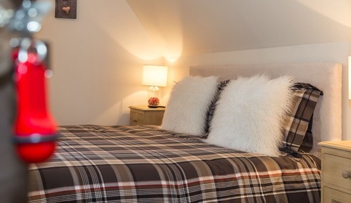 Standard Double Room, Accessible, Private Bathroom (Chambre Romance)