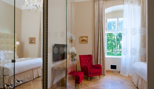 Deluxe Double Room (extra bed, park view, 1st floor )