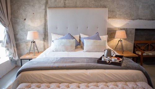 Honeymoon Suite